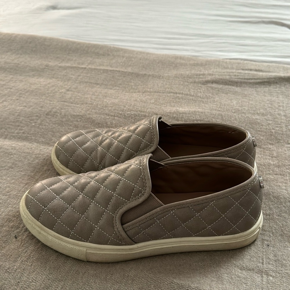 Steve Madden quilted loafer